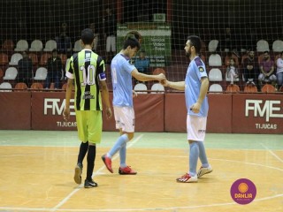 
<a style='margin-left: 5px;' class='btn btn-xs btn-social btn-facebook' href='https://www.facebook.com/sharer/sharer.php?u=https://ko-boladovale.web.getmuller.com.br/imgs/800-800-90/conteudo/fotos/1262/img1491.jpg' rel='popup' data-width='500' data-height='400'><i class='fa fa-facebook'></i>Compartilhar <span class='hidden-xs'>no Facebook</span>
</a> 
<a class='btn btn-default btn-xs' target='_blank' href='imgs/800-800-90/conteudo/fotos/1262/img1491.jpg'>
<span class='glyphicon glyphicon-cloud-download'></span> Salvar
</a> 
<span></span>