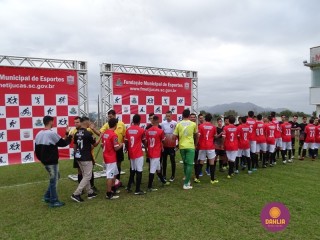 
<a style='margin-left: 5px;' class='btn btn-xs btn-social btn-facebook' href='https://www.facebook.com/sharer/sharer.php?u=https://ko-boladovale.web.getmuller.com.br/imgs/800-800-90/conteudo/fotos/1269/dsc01227.jpg' rel='popup' data-width='500' data-height='400'><i class='fa fa-facebook'></i>Compartilhar <span class='hidden-xs'>no Facebook</span>
</a> 
<a class='btn btn-default btn-xs' target='_blank' href='imgs/800-800-90/conteudo/fotos/1269/dsc01227.jpg'>
<span class='glyphicon glyphicon-cloud-download'></span> Salvar
</a> 
<span></span>