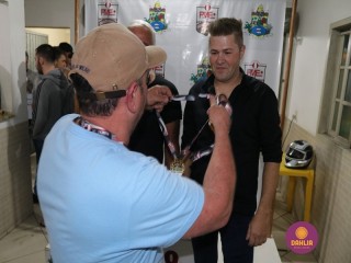 
<a style='margin-left: 5px;' class='btn btn-xs btn-social btn-facebook' href='https://www.facebook.com/sharer/sharer.php?u=https://ko-boladovale.web.getmuller.com.br/imgs/800-800-90/conteudo/fotos/1270/img1569.jpg' rel='popup' data-width='500' data-height='400'><i class='fa fa-facebook'></i>Compartilhar <span class='hidden-xs'>no Facebook</span>
</a> 
<a class='btn btn-default btn-xs' target='_blank' href='imgs/800-800-90/conteudo/fotos/1270/img1569.jpg'>
<span class='glyphicon glyphicon-cloud-download'></span> Salvar
</a> 
<span></span>