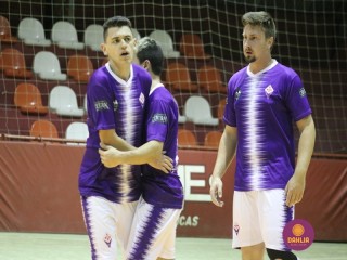 
<a style='margin-left: 5px;' class='btn btn-xs btn-social btn-facebook' href='https://www.facebook.com/sharer/sharer.php?u=https://ko-boladovale.web.getmuller.com.br/imgs/800-800-90/conteudo/fotos/1274/img1943.jpg' rel='popup' data-width='500' data-height='400'><i class='fa fa-facebook'></i>Compartilhar <span class='hidden-xs'>no Facebook</span>
</a> 
<a class='btn btn-default btn-xs' target='_blank' href='imgs/800-800-90/conteudo/fotos/1274/img1943.jpg'>
<span class='glyphicon glyphicon-cloud-download'></span> Salvar
</a> 
<span></span>