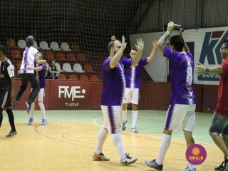 
<a style='margin-left: 5px;' class='btn btn-xs btn-social btn-facebook' href='https://www.facebook.com/sharer/sharer.php?u=https://ko-boladovale.web.getmuller.com.br/imgs/800-800-90/conteudo/fotos/1274/img1990.jpg' rel='popup' data-width='500' data-height='400'><i class='fa fa-facebook'></i>Compartilhar <span class='hidden-xs'>no Facebook</span>
</a> 
<a class='btn btn-default btn-xs' target='_blank' href='imgs/800-800-90/conteudo/fotos/1274/img1990.jpg'>
<span class='glyphicon glyphicon-cloud-download'></span> Salvar
</a> 
<span></span>