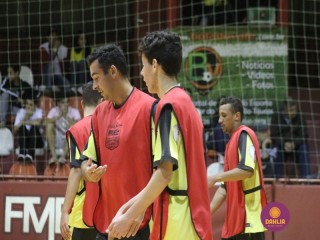 
<a style='margin-left: 5px;' class='btn btn-xs btn-social btn-facebook' href='https://www.facebook.com/sharer/sharer.php?u=https://ko-boladovale.web.getmuller.com.br/imgs/800-800-90/conteudo/fotos/1277/img2157.jpg' rel='popup' data-width='500' data-height='400'><i class='fa fa-facebook'></i>Compartilhar <span class='hidden-xs'>no Facebook</span>
</a> 
<a class='btn btn-default btn-xs' target='_blank' href='imgs/800-800-90/conteudo/fotos/1277/img2157.jpg'>
<span class='glyphicon glyphicon-cloud-download'></span> Salvar
</a> 
<span></span>