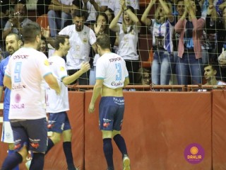 
<a style='margin-left: 5px;' class='btn btn-xs btn-social btn-facebook' href='https://www.facebook.com/sharer/sharer.php?u=https://ko-boladovale.web.getmuller.com.br/imgs/800-800-90/conteudo/fotos/1278/img2211.jpg' rel='popup' data-width='500' data-height='400'><i class='fa fa-facebook'></i>Compartilhar <span class='hidden-xs'>no Facebook</span>
</a> 
<a class='btn btn-default btn-xs' target='_blank' href='imgs/800-800-90/conteudo/fotos/1278/img2211.jpg'>
<span class='glyphicon glyphicon-cloud-download'></span> Salvar
</a> 
<span></span>