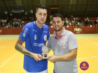 
<a style='margin-left: 5px;' class='btn btn-xs btn-social btn-facebook' href='https://www.facebook.com/sharer/sharer.php?u=https://ko-boladovale.web.getmuller.com.br/imgs/800-800-90/conteudo/fotos/1278/img2277.jpg' rel='popup' data-width='500' data-height='400'><i class='fa fa-facebook'></i>Compartilhar <span class='hidden-xs'>no Facebook</span>
</a> 
<a class='btn btn-default btn-xs' target='_blank' href='imgs/800-800-90/conteudo/fotos/1278/img2277.jpg'>
<span class='glyphicon glyphicon-cloud-download'></span> Salvar
</a> 
<span></span>