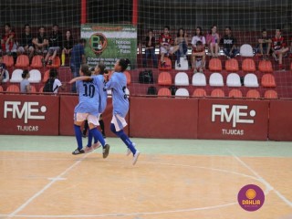 
<a style='margin-left: 5px;' class='btn btn-xs btn-social btn-facebook' href='https://www.facebook.com/sharer/sharer.php?u=https://ko-boladovale.web.getmuller.com.br/imgs/800-800-90/conteudo/fotos/1283/img2353.jpg' rel='popup' data-width='500' data-height='400'><i class='fa fa-facebook'></i>Compartilhar <span class='hidden-xs'>no Facebook</span>
</a> 
<a class='btn btn-default btn-xs' target='_blank' href='imgs/800-800-90/conteudo/fotos/1283/img2353.jpg'>
<span class='glyphicon glyphicon-cloud-download'></span> Salvar
</a> 
<span></span>