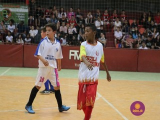 
<a style='margin-left: 5px;' class='btn btn-xs btn-social btn-facebook' href='https://www.facebook.com/sharer/sharer.php?u=https://ko-boladovale.web.getmuller.com.br/imgs/800-800-90/conteudo/fotos/1283/img2394.jpg' rel='popup' data-width='500' data-height='400'><i class='fa fa-facebook'></i>Compartilhar <span class='hidden-xs'>no Facebook</span>
</a> 
<a class='btn btn-default btn-xs' target='_blank' href='imgs/800-800-90/conteudo/fotos/1283/img2394.jpg'>
<span class='glyphicon glyphicon-cloud-download'></span> Salvar
</a> 
<span></span>