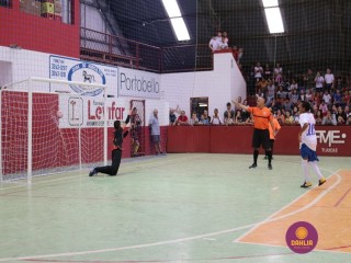 
<a style='margin-left: 5px;' class='btn btn-xs btn-social btn-facebook' href='https://www.facebook.com/sharer/sharer.php?u=https://ko-boladovale.web.getmuller.com.br/imgs/800-800-90/conteudo/fotos/1283/img2553.jpg' rel='popup' data-width='500' data-height='400'><i class='fa fa-facebook'></i>Compartilhar <span class='hidden-xs'>no Facebook</span>
</a> 
<a class='btn btn-default btn-xs' target='_blank' href='imgs/800-800-90/conteudo/fotos/1283/img2553.jpg'>
<span class='glyphicon glyphicon-cloud-download'></span> Salvar
</a> 
<span></span>