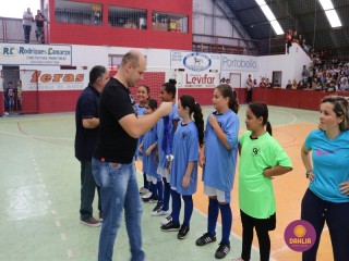 
<a style='margin-left: 5px;' class='btn btn-xs btn-social btn-facebook' href='https://www.facebook.com/sharer/sharer.php?u=https://ko-boladovale.web.getmuller.com.br/imgs/800-800-90/conteudo/fotos/1284/img2419.jpg' rel='popup' data-width='500' data-height='400'><i class='fa fa-facebook'></i>Compartilhar <span class='hidden-xs'>no Facebook</span>
</a> 
<a class='btn btn-default btn-xs' target='_blank' href='imgs/800-800-90/conteudo/fotos/1284/img2419.jpg'>
<span class='glyphicon glyphicon-cloud-download'></span> Salvar
</a> 
<span></span>