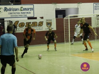 
<a style='margin-left: 5px;' class='btn btn-xs btn-social btn-facebook' href='https://www.facebook.com/sharer/sharer.php?u=https://ko-boladovale.web.getmuller.com.br/imgs/800-800-90/conteudo/fotos/1287/mg4783.jpg' rel='popup' data-width='500' data-height='400'><i class='fa fa-facebook'></i>Compartilhar <span class='hidden-xs'>no Facebook</span>
</a> 
<a class='btn btn-default btn-xs' target='_blank' href='imgs/800-800-90/conteudo/fotos/1287/mg4783.jpg'>
<span class='glyphicon glyphicon-cloud-download'></span> Salvar
</a> 
<span></span>