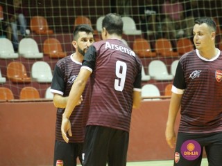 
<a style='margin-left: 5px;' class='btn btn-xs btn-social btn-facebook' href='https://www.facebook.com/sharer/sharer.php?u=https://ko-boladovale.web.getmuller.com.br/imgs/800-800-90/conteudo/fotos/1290/img7045.jpg' rel='popup' data-width='500' data-height='400'><i class='fa fa-facebook'></i>Compartilhar <span class='hidden-xs'>no Facebook</span>
</a> 
<a class='btn btn-default btn-xs' target='_blank' href='imgs/800-800-90/conteudo/fotos/1290/img7045.jpg'>
<span class='glyphicon glyphicon-cloud-download'></span> Salvar
</a> 
<span></span>