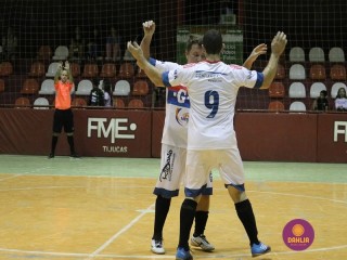 
<a style='margin-left: 5px;' class='btn btn-xs btn-social btn-facebook' href='https://www.facebook.com/sharer/sharer.php?u=https://ko-boladovale.web.getmuller.com.br/imgs/800-800-90/conteudo/fotos/1295/img5168.jpg' rel='popup' data-width='500' data-height='400'><i class='fa fa-facebook'></i>Compartilhar <span class='hidden-xs'>no Facebook</span>
</a> 
<a class='btn btn-default btn-xs' target='_blank' href='imgs/800-800-90/conteudo/fotos/1295/img5168.jpg'>
<span class='glyphicon glyphicon-cloud-download'></span> Salvar
</a> 
<span></span>