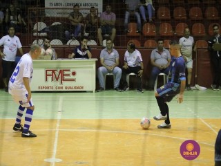 
<a style='margin-left: 5px;' class='btn btn-xs btn-social btn-facebook' href='https://www.facebook.com/sharer/sharer.php?u=https://ko-boladovale.web.getmuller.com.br/imgs/800-800-90/conteudo/fotos/1298/img5580.jpg' rel='popup' data-width='500' data-height='400'><i class='fa fa-facebook'></i>Compartilhar <span class='hidden-xs'>no Facebook</span>
</a> 
<a class='btn btn-default btn-xs' target='_blank' href='imgs/800-800-90/conteudo/fotos/1298/img5580.jpg'>
<span class='glyphicon glyphicon-cloud-download'></span> Salvar
</a> 
<span></span>