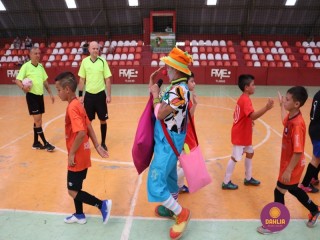 
<a style='margin-left: 5px;' class='btn btn-xs btn-social btn-facebook' href='https://www.facebook.com/sharer/sharer.php?u=https://ko-boladovale.web.getmuller.com.br/imgs/800-800-90/conteudo/fotos/1299/img5674.jpg' rel='popup' data-width='500' data-height='400'><i class='fa fa-facebook'></i>Compartilhar <span class='hidden-xs'>no Facebook</span>
</a> 
<a class='btn btn-default btn-xs' target='_blank' href='imgs/800-800-90/conteudo/fotos/1299/img5674.jpg'>
<span class='glyphicon glyphicon-cloud-download'></span> Salvar
</a> 
<span></span>