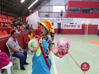 
<a style='margin-left: 5px;' class='btn btn-xs btn-social btn-facebook' href='https://www.facebook.com/sharer/sharer.php?u=https://ko-boladovale.web.getmuller.com.br/imgs/800-800-90/conteudo/fotos/1299/img5695.jpg' rel='popup' data-width='500' data-height='400'><i class='fa fa-facebook'></i>Compartilhar <span class='hidden-xs'>no Facebook</span>
</a> 
<a class='btn btn-default btn-xs' target='_blank' href='imgs/800-800-90/conteudo/fotos/1299/img5695.jpg'>
<span class='glyphicon glyphicon-cloud-download'></span> Salvar
</a> 
<span></span>