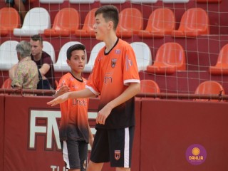 
<a style='margin-left: 5px;' class='btn btn-xs btn-social btn-facebook' href='https://www.facebook.com/sharer/sharer.php?u=https://ko-boladovale.web.getmuller.com.br/imgs/800-800-90/conteudo/fotos/1300/img7350.jpg' rel='popup' data-width='500' data-height='400'><i class='fa fa-facebook'></i>Compartilhar <span class='hidden-xs'>no Facebook</span>
</a> 
<a class='btn btn-default btn-xs' target='_blank' href='imgs/800-800-90/conteudo/fotos/1300/img7350.jpg'>
<span class='glyphicon glyphicon-cloud-download'></span> Salvar
</a> 
<span></span>