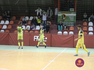 
<a style='margin-left: 5px;' class='btn btn-xs btn-social btn-facebook' href='https://www.facebook.com/sharer/sharer.php?u=https://ko-boladovale.web.getmuller.com.br/imgs/800-800-90/conteudo/fotos/1305/img7902.jpg' rel='popup' data-width='500' data-height='400'><i class='fa fa-facebook'></i>Compartilhar <span class='hidden-xs'>no Facebook</span>
</a> 
<a class='btn btn-default btn-xs' target='_blank' href='imgs/800-800-90/conteudo/fotos/1305/img7902.jpg'>
<span class='glyphicon glyphicon-cloud-download'></span> Salvar
</a> 
<span></span>