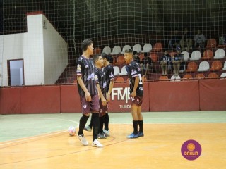 
<a style='margin-left: 5px;' class='btn btn-xs btn-social btn-facebook' href='https://www.facebook.com/sharer/sharer.php?u=https://ko-boladovale.web.getmuller.com.br/imgs/800-800-90/conteudo/fotos/1315/img7689.jpg' rel='popup' data-width='500' data-height='400'><i class='fa fa-facebook'></i>Compartilhar <span class='hidden-xs'>no Facebook</span>
</a> 
<a class='btn btn-default btn-xs' target='_blank' href='imgs/800-800-90/conteudo/fotos/1315/img7689.jpg'>
<span class='glyphicon glyphicon-cloud-download'></span> Salvar
</a> 
<span></span>