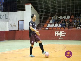 
<a style='margin-left: 5px;' class='btn btn-xs btn-social btn-facebook' href='https://www.facebook.com/sharer/sharer.php?u=https://ko-boladovale.web.getmuller.com.br/imgs/800-800-90/conteudo/fotos/1315/img7703.jpg' rel='popup' data-width='500' data-height='400'><i class='fa fa-facebook'></i>Compartilhar <span class='hidden-xs'>no Facebook</span>
</a> 
<a class='btn btn-default btn-xs' target='_blank' href='imgs/800-800-90/conteudo/fotos/1315/img7703.jpg'>
<span class='glyphicon glyphicon-cloud-download'></span> Salvar
</a> 
<span></span>