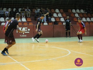 
<a style='margin-left: 5px;' class='btn btn-xs btn-social btn-facebook' href='https://www.facebook.com/sharer/sharer.php?u=https://ko-boladovale.web.getmuller.com.br/imgs/800-800-90/conteudo/fotos/1315/img7711.jpg' rel='popup' data-width='500' data-height='400'><i class='fa fa-facebook'></i>Compartilhar <span class='hidden-xs'>no Facebook</span>
</a> 
<a class='btn btn-default btn-xs' target='_blank' href='imgs/800-800-90/conteudo/fotos/1315/img7711.jpg'>
<span class='glyphicon glyphicon-cloud-download'></span> Salvar
</a> 
<span></span>