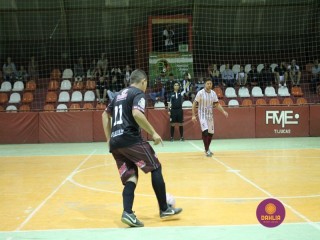 
<a style='margin-left: 5px;' class='btn btn-xs btn-social btn-facebook' href='https://www.facebook.com/sharer/sharer.php?u=https://ko-boladovale.web.getmuller.com.br/imgs/800-800-90/conteudo/fotos/1315/img7720.jpg' rel='popup' data-width='500' data-height='400'><i class='fa fa-facebook'></i>Compartilhar <span class='hidden-xs'>no Facebook</span>
</a> 
<a class='btn btn-default btn-xs' target='_blank' href='imgs/800-800-90/conteudo/fotos/1315/img7720.jpg'>
<span class='glyphicon glyphicon-cloud-download'></span> Salvar
</a> 
<span></span>