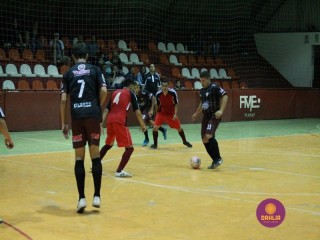 
<a style='margin-left: 5px;' class='btn btn-xs btn-social btn-facebook' href='https://www.facebook.com/sharer/sharer.php?u=https://ko-boladovale.web.getmuller.com.br/imgs/800-800-90/conteudo/fotos/1315/img7775.jpg' rel='popup' data-width='500' data-height='400'><i class='fa fa-facebook'></i>Compartilhar <span class='hidden-xs'>no Facebook</span>
</a> 
<a class='btn btn-default btn-xs' target='_blank' href='imgs/800-800-90/conteudo/fotos/1315/img7775.jpg'>
<span class='glyphicon glyphicon-cloud-download'></span> Salvar
</a> 
<span></span>