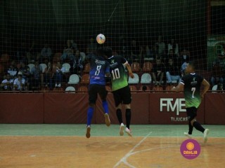 
<a style='margin-left: 5px;' class='btn btn-xs btn-social btn-facebook' href='https://www.facebook.com/sharer/sharer.php?u=https://ko-boladovale.web.getmuller.com.br/imgs/800-800-90/conteudo/fotos/1316/img7853.jpg' rel='popup' data-width='500' data-height='400'><i class='fa fa-facebook'></i>Compartilhar <span class='hidden-xs'>no Facebook</span>
</a> 
<a class='btn btn-default btn-xs' target='_blank' href='imgs/800-800-90/conteudo/fotos/1316/img7853.jpg'>
<span class='glyphicon glyphicon-cloud-download'></span> Salvar
</a> 
<span></span>