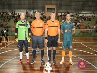 
<a style='margin-left: 5px;' class='btn btn-xs btn-social btn-facebook' href='https://www.facebook.com/sharer/sharer.php?u=https://ko-boladovale.web.getmuller.com.br/imgs/800-800-90/conteudo/fotos/1317/img8948.jpg' rel='popup' data-width='500' data-height='400'><i class='fa fa-facebook'></i>Compartilhar <span class='hidden-xs'>no Facebook</span>
</a> 
<a class='btn btn-default btn-xs' target='_blank' href='imgs/800-800-90/conteudo/fotos/1317/img8948.jpg'>
<span class='glyphicon glyphicon-cloud-download'></span> Salvar
</a> 
<span></span>