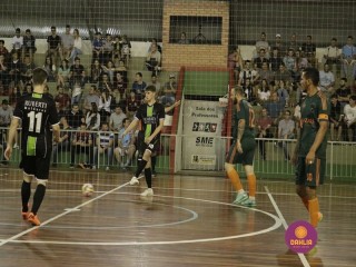 
<a style='margin-left: 5px;' class='btn btn-xs btn-social btn-facebook' href='https://www.facebook.com/sharer/sharer.php?u=https://ko-boladovale.web.getmuller.com.br/imgs/800-800-90/conteudo/fotos/1317/mg9006.jpg' rel='popup' data-width='500' data-height='400'><i class='fa fa-facebook'></i>Compartilhar <span class='hidden-xs'>no Facebook</span>
</a> 
<a class='btn btn-default btn-xs' target='_blank' href='imgs/800-800-90/conteudo/fotos/1317/mg9006.jpg'>
<span class='glyphicon glyphicon-cloud-download'></span> Salvar
</a> 
<span></span>