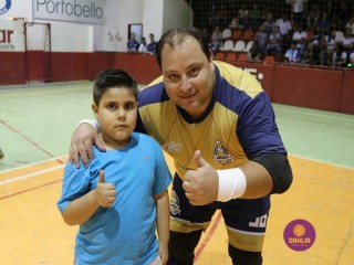 
<a style='margin-left: 5px;' class='btn btn-xs btn-social btn-facebook' href='https://www.facebook.com/sharer/sharer.php?u=https://ko-boladovale.web.getmuller.com.br/imgs/800-800-90/conteudo/fotos/1320/img9348.jpg' rel='popup' data-width='500' data-height='400'><i class='fa fa-facebook'></i>Compartilhar <span class='hidden-xs'>no Facebook</span>
</a> 
<a class='btn btn-default btn-xs' target='_blank' href='imgs/800-800-90/conteudo/fotos/1320/img9348.jpg'>
<span class='glyphicon glyphicon-cloud-download'></span> Salvar
</a> 
<span></span>