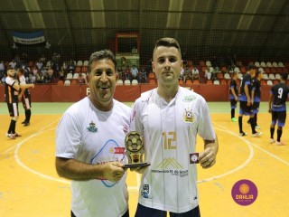 
<a style='margin-left: 5px;' class='btn btn-xs btn-social btn-facebook' href='https://www.facebook.com/sharer/sharer.php?u=https://ko-boladovale.web.getmuller.com.br/imgs/800-800-90/conteudo/fotos/1320/img9405.jpg' rel='popup' data-width='500' data-height='400'><i class='fa fa-facebook'></i>Compartilhar <span class='hidden-xs'>no Facebook</span>
</a> 
<a class='btn btn-default btn-xs' target='_blank' href='imgs/800-800-90/conteudo/fotos/1320/img9405.jpg'>
<span class='glyphicon glyphicon-cloud-download'></span> Salvar
</a> 
<span></span>