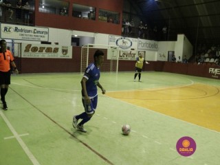 
<a style='margin-left: 5px;' class='btn btn-xs btn-social btn-facebook' href='https://www.facebook.com/sharer/sharer.php?u=https://ko-boladovale.web.getmuller.com.br/imgs/800-800-90/conteudo/fotos/1320/mg9367.jpg' rel='popup' data-width='500' data-height='400'><i class='fa fa-facebook'></i>Compartilhar <span class='hidden-xs'>no Facebook</span>
</a> 
<a class='btn btn-default btn-xs' target='_blank' href='imgs/800-800-90/conteudo/fotos/1320/mg9367.jpg'>
<span class='glyphicon glyphicon-cloud-download'></span> Salvar
</a> 
<span></span>