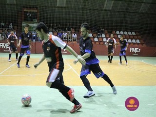 
<a style='margin-left: 5px;' class='btn btn-xs btn-social btn-facebook' href='https://www.facebook.com/sharer/sharer.php?u=https://ko-boladovale.web.getmuller.com.br/imgs/800-800-90/conteudo/fotos/1321/img9416.jpg' rel='popup' data-width='500' data-height='400'><i class='fa fa-facebook'></i>Compartilhar <span class='hidden-xs'>no Facebook</span>
</a> 
<a class='btn btn-default btn-xs' target='_blank' href='imgs/800-800-90/conteudo/fotos/1321/img9416.jpg'>
<span class='glyphicon glyphicon-cloud-download'></span> Salvar
</a> 
<span></span>