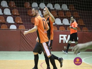 
<a style='margin-left: 5px;' class='btn btn-xs btn-social btn-facebook' href='https://www.facebook.com/sharer/sharer.php?u=https://ko-boladovale.web.getmuller.com.br/imgs/800-800-90/conteudo/fotos/1321/img9456.jpg' rel='popup' data-width='500' data-height='400'><i class='fa fa-facebook'></i>Compartilhar <span class='hidden-xs'>no Facebook</span>
</a> 
<a class='btn btn-default btn-xs' target='_blank' href='imgs/800-800-90/conteudo/fotos/1321/img9456.jpg'>
<span class='glyphicon glyphicon-cloud-download'></span> Salvar
</a> 
<span></span>