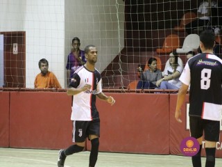 
<a style='margin-left: 5px;' class='btn btn-xs btn-social btn-facebook' href='https://www.facebook.com/sharer/sharer.php?u=https://ko-boladovale.web.getmuller.com.br/imgs/800-800-90/conteudo/fotos/1322/img9548.jpg' rel='popup' data-width='500' data-height='400'><i class='fa fa-facebook'></i>Compartilhar <span class='hidden-xs'>no Facebook</span>
</a> 
<a class='btn btn-default btn-xs' target='_blank' href='imgs/800-800-90/conteudo/fotos/1322/img9548.jpg'>
<span class='glyphicon glyphicon-cloud-download'></span> Salvar
</a> 
<span></span>