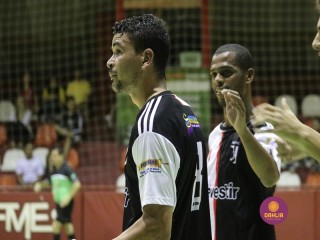 
<a style='margin-left: 5px;' class='btn btn-xs btn-social btn-facebook' href='https://www.facebook.com/sharer/sharer.php?u=https://ko-boladovale.web.getmuller.com.br/imgs/800-800-90/conteudo/fotos/1322/img9589.jpg' rel='popup' data-width='500' data-height='400'><i class='fa fa-facebook'></i>Compartilhar <span class='hidden-xs'>no Facebook</span>
</a> 
<a class='btn btn-default btn-xs' target='_blank' href='imgs/800-800-90/conteudo/fotos/1322/img9589.jpg'>
<span class='glyphicon glyphicon-cloud-download'></span> Salvar
</a> 
<span></span>