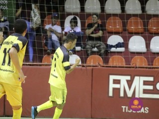 
<a style='margin-left: 5px;' class='btn btn-xs btn-social btn-facebook' href='https://www.facebook.com/sharer/sharer.php?u=https://ko-boladovale.web.getmuller.com.br/imgs/800-800-90/conteudo/fotos/1322/img9592.jpg' rel='popup' data-width='500' data-height='400'><i class='fa fa-facebook'></i>Compartilhar <span class='hidden-xs'>no Facebook</span>
</a> 
<a class='btn btn-default btn-xs' target='_blank' href='imgs/800-800-90/conteudo/fotos/1322/img9592.jpg'>
<span class='glyphicon glyphicon-cloud-download'></span> Salvar
</a> 
<span></span>