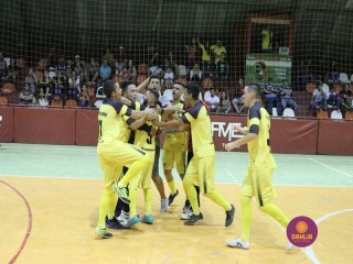 
<a style='margin-left: 5px;' class='btn btn-xs btn-social btn-facebook' href='https://www.facebook.com/sharer/sharer.php?u=https://ko-boladovale.web.getmuller.com.br/imgs/800-800-90/conteudo/fotos/1322/img9646.jpg' rel='popup' data-width='500' data-height='400'><i class='fa fa-facebook'></i>Compartilhar <span class='hidden-xs'>no Facebook</span>
</a> 
<a class='btn btn-default btn-xs' target='_blank' href='imgs/800-800-90/conteudo/fotos/1322/img9646.jpg'>
<span class='glyphicon glyphicon-cloud-download'></span> Salvar
</a> 
<span></span>