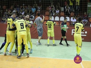 
<a style='margin-left: 5px;' class='btn btn-xs btn-social btn-facebook' href='https://www.facebook.com/sharer/sharer.php?u=https://ko-boladovale.web.getmuller.com.br/imgs/800-800-90/conteudo/fotos/1322/img9656.jpg' rel='popup' data-width='500' data-height='400'><i class='fa fa-facebook'></i>Compartilhar <span class='hidden-xs'>no Facebook</span>
</a> 
<a class='btn btn-default btn-xs' target='_blank' href='imgs/800-800-90/conteudo/fotos/1322/img9656.jpg'>
<span class='glyphicon glyphicon-cloud-download'></span> Salvar
</a> 
<span></span>