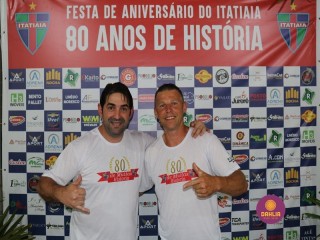 
<a style='margin-left: 5px;' class='btn btn-xs btn-social btn-facebook' href='https://www.facebook.com/sharer/sharer.php?u=https://ko-boladovale.web.getmuller.com.br/imgs/800-800-90/conteudo/fotos/1327/img0056.jpg' rel='popup' data-width='500' data-height='400'><i class='fa fa-facebook'></i>Compartilhar <span class='hidden-xs'>no Facebook</span>
</a> 
<a class='btn btn-default btn-xs' target='_blank' href='imgs/800-800-90/conteudo/fotos/1327/img0056.jpg'>
<span class='glyphicon glyphicon-cloud-download'></span> Salvar
</a> 
<span></span>