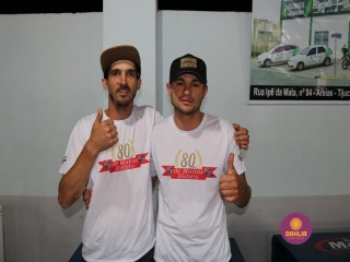 
<a style='margin-left: 5px;' class='btn btn-xs btn-social btn-facebook' href='https://www.facebook.com/sharer/sharer.php?u=https://ko-boladovale.web.getmuller.com.br/imgs/800-800-90/conteudo/fotos/1327/img0524.jpg' rel='popup' data-width='500' data-height='400'><i class='fa fa-facebook'></i>Compartilhar <span class='hidden-xs'>no Facebook</span>
</a> 
<a class='btn btn-default btn-xs' target='_blank' href='imgs/800-800-90/conteudo/fotos/1327/img0524.jpg'>
<span class='glyphicon glyphicon-cloud-download'></span> Salvar
</a> 
<span></span>