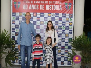 
<a style='margin-left: 5px;' class='btn btn-xs btn-social btn-facebook' href='https://www.facebook.com/sharer/sharer.php?u=https://ko-boladovale.web.getmuller.com.br/imgs/800-800-90/conteudo/fotos/1327/img0531.jpg' rel='popup' data-width='500' data-height='400'><i class='fa fa-facebook'></i>Compartilhar <span class='hidden-xs'>no Facebook</span>
</a> 
<a class='btn btn-default btn-xs' target='_blank' href='imgs/800-800-90/conteudo/fotos/1327/img0531.jpg'>
<span class='glyphicon glyphicon-cloud-download'></span> Salvar
</a> 
<span></span>