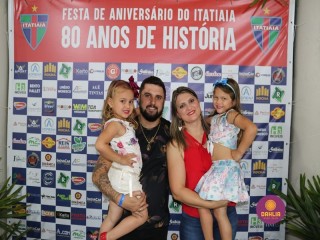 
<a style='margin-left: 5px;' class='btn btn-xs btn-social btn-facebook' href='https://www.facebook.com/sharer/sharer.php?u=https://ko-boladovale.web.getmuller.com.br/imgs/800-800-90/conteudo/fotos/1327/img0609.jpg' rel='popup' data-width='500' data-height='400'><i class='fa fa-facebook'></i>Compartilhar <span class='hidden-xs'>no Facebook</span>
</a> 
<a class='btn btn-default btn-xs' target='_blank' href='imgs/800-800-90/conteudo/fotos/1327/img0609.jpg'>
<span class='glyphicon glyphicon-cloud-download'></span> Salvar
</a> 
<span></span>