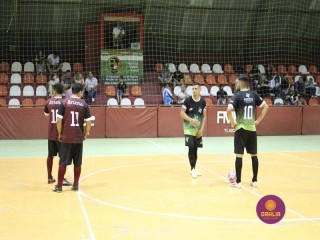 
<a style='margin-left: 5px;' class='btn btn-xs btn-social btn-facebook' href='https://www.facebook.com/sharer/sharer.php?u=https://ko-boladovale.web.getmuller.com.br/imgs/800-800-90/conteudo/fotos/1328/img1152.jpg' rel='popup' data-width='500' data-height='400'><i class='fa fa-facebook'></i>Compartilhar <span class='hidden-xs'>no Facebook</span>
</a> 
<a class='btn btn-default btn-xs' target='_blank' href='imgs/800-800-90/conteudo/fotos/1328/img1152.jpg'>
<span class='glyphicon glyphicon-cloud-download'></span> Salvar
</a> 
<span></span>