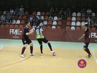 
<a style='margin-left: 5px;' class='btn btn-xs btn-social btn-facebook' href='https://www.facebook.com/sharer/sharer.php?u=https://ko-boladovale.web.getmuller.com.br/imgs/800-800-90/conteudo/fotos/1328/img1159.jpg' rel='popup' data-width='500' data-height='400'><i class='fa fa-facebook'></i>Compartilhar <span class='hidden-xs'>no Facebook</span>
</a> 
<a class='btn btn-default btn-xs' target='_blank' href='imgs/800-800-90/conteudo/fotos/1328/img1159.jpg'>
<span class='glyphicon glyphicon-cloud-download'></span> Salvar
</a> 
<span></span>