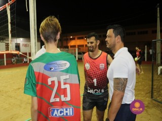 
<a style='margin-left: 5px;' class='btn btn-xs btn-social btn-facebook' href='https://www.facebook.com/sharer/sharer.php?u=https://ko-boladovale.web.getmuller.com.br/imgs/800-800-90/conteudo/fotos/1332/img2069.jpg' rel='popup' data-width='500' data-height='400'><i class='fa fa-facebook'></i>Compartilhar <span class='hidden-xs'>no Facebook</span>
</a> 
<a class='btn btn-default btn-xs' target='_blank' href='imgs/800-800-90/conteudo/fotos/1332/img2069.jpg'>
<span class='glyphicon glyphicon-cloud-download'></span> Salvar
</a> 
<span></span>