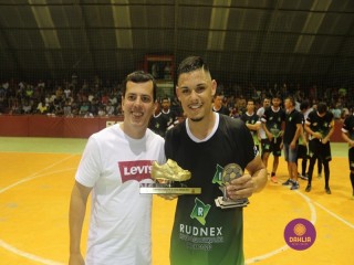 
<a style='margin-left: 5px;' class='btn btn-xs btn-social btn-facebook' href='https://www.facebook.com/sharer/sharer.php?u=https://ko-boladovale.web.getmuller.com.br/imgs/800-800-90/conteudo/fotos/1336/img2867.jpg' rel='popup' data-width='500' data-height='400'><i class='fa fa-facebook'></i>Compartilhar <span class='hidden-xs'>no Facebook</span>
</a> 
<a class='btn btn-default btn-xs' target='_blank' href='imgs/800-800-90/conteudo/fotos/1336/img2867.jpg'>
<span class='glyphicon glyphicon-cloud-download'></span> Salvar
</a> 
<span></span>