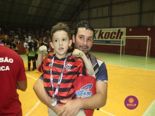 
<a style='margin-left: 5px;' class='btn btn-xs btn-social btn-facebook' href='https://www.facebook.com/sharer/sharer.php?u=https://ko-boladovale.web.getmuller.com.br/imgs/800-800-90/conteudo/fotos/1336/img2878.jpg' rel='popup' data-width='500' data-height='400'><i class='fa fa-facebook'></i>Compartilhar <span class='hidden-xs'>no Facebook</span>
</a> 
<a class='btn btn-default btn-xs' target='_blank' href='imgs/800-800-90/conteudo/fotos/1336/img2878.jpg'>
<span class='glyphicon glyphicon-cloud-download'></span> Salvar
</a> 
<span></span>