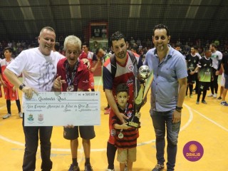 
<a style='margin-left: 5px;' class='btn btn-xs btn-social btn-facebook' href='https://www.facebook.com/sharer/sharer.php?u=https://ko-boladovale.web.getmuller.com.br/imgs/800-800-90/conteudo/fotos/1336/img2881.jpg' rel='popup' data-width='500' data-height='400'><i class='fa fa-facebook'></i>Compartilhar <span class='hidden-xs'>no Facebook</span>
</a> 
<a class='btn btn-default btn-xs' target='_blank' href='imgs/800-800-90/conteudo/fotos/1336/img2881.jpg'>
<span class='glyphicon glyphicon-cloud-download'></span> Salvar
</a> 
<span></span>