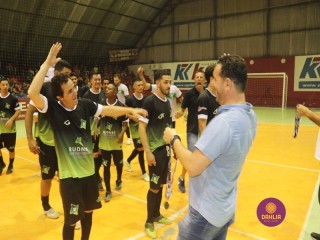 
<a style='margin-left: 5px;' class='btn btn-xs btn-social btn-facebook' href='https://www.facebook.com/sharer/sharer.php?u=https://ko-boladovale.web.getmuller.com.br/imgs/800-800-90/conteudo/fotos/1336/img2887.jpg' rel='popup' data-width='500' data-height='400'><i class='fa fa-facebook'></i>Compartilhar <span class='hidden-xs'>no Facebook</span>
</a> 
<a class='btn btn-default btn-xs' target='_blank' href='imgs/800-800-90/conteudo/fotos/1336/img2887.jpg'>
<span class='glyphicon glyphicon-cloud-download'></span> Salvar
</a> 
<span></span>