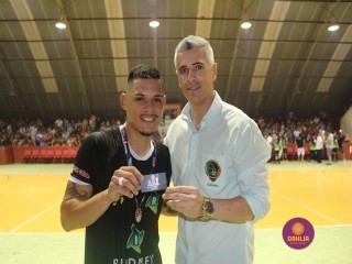 
<a style='margin-left: 5px;' class='btn btn-xs btn-social btn-facebook' href='https://www.facebook.com/sharer/sharer.php?u=https://ko-boladovale.web.getmuller.com.br/imgs/800-800-90/conteudo/fotos/1336/img2911.jpg' rel='popup' data-width='500' data-height='400'><i class='fa fa-facebook'></i>Compartilhar <span class='hidden-xs'>no Facebook</span>
</a> 
<a class='btn btn-default btn-xs' target='_blank' href='imgs/800-800-90/conteudo/fotos/1336/img2911.jpg'>
<span class='glyphicon glyphicon-cloud-download'></span> Salvar
</a> 
<span></span>